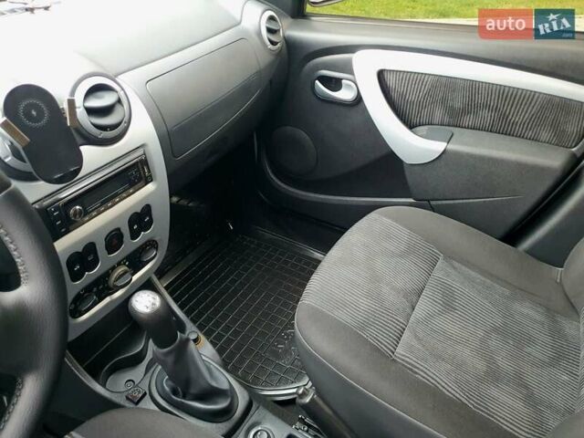 Серый Дачия Сандеро, объемом двигателя 1.4 л и пробегом 232 тыс. км за 4800 $, фото 24 на Automoto.ua