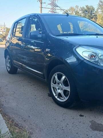 Сірий Дачія Sandero, об'ємом двигуна 1.4 л та пробігом 119 тис. км за 5000 $, фото 4 на Automoto.ua
