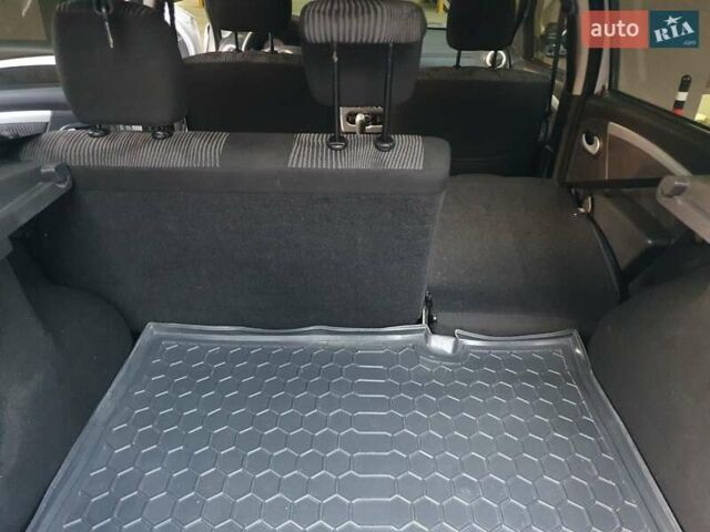 Серый Дачия Сандеро, объемом двигателя 1.4 л и пробегом 232 тыс. км за 4800 $, фото 19 на Automoto.ua