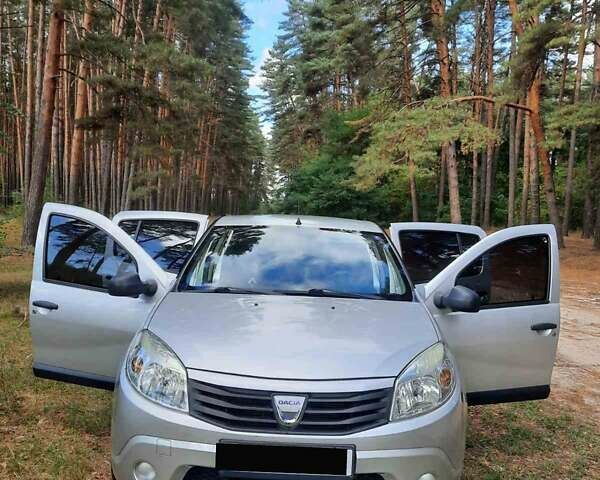 Серый Дачия Сандеро, объемом двигателя 1.2 л и пробегом 98 тыс. км за 5600 $, фото 5 на Automoto.ua