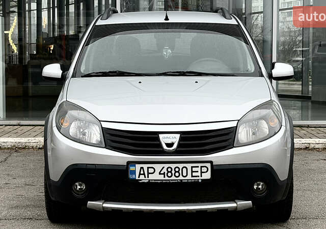 Серый Дачия Сандеро, объемом двигателя 1.46 л и пробегом 141 тыс. км за 5800 $, фото 4 на Automoto.ua