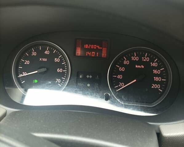 Серый Дачия Сандеро, объемом двигателя 1.2 л и пробегом 182 тыс. км за 3800 $, фото 22 на Automoto.ua