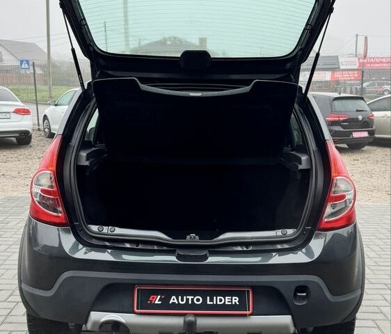 Серый Дачия Сандеро, объемом двигателя 1.6 л и пробегом 227 тыс. км за 7200 $, фото 5 на Automoto.ua