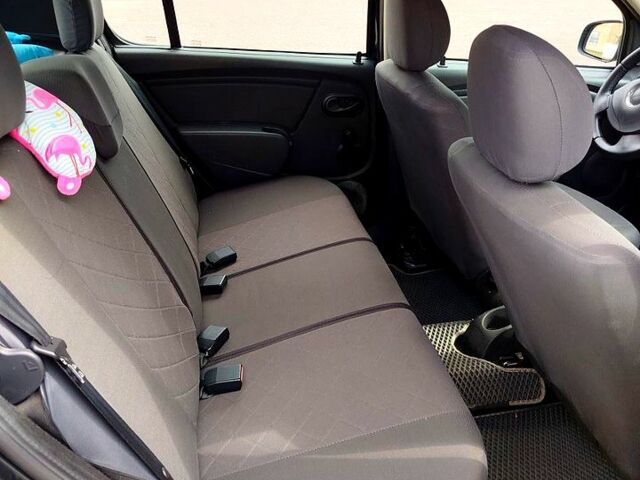 Серый Дачия Сандеро, объемом двигателя 1.6 л и пробегом 160 тыс. км за 6400 $, фото 3 на Automoto.ua