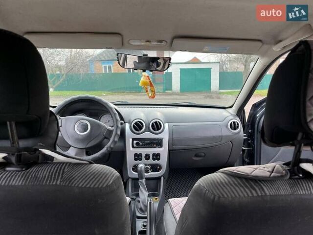 Сірий Дачія Sandero, об'ємом двигуна 1.4 л та пробігом 193 тис. км за 4200 $, фото 7 на Automoto.ua