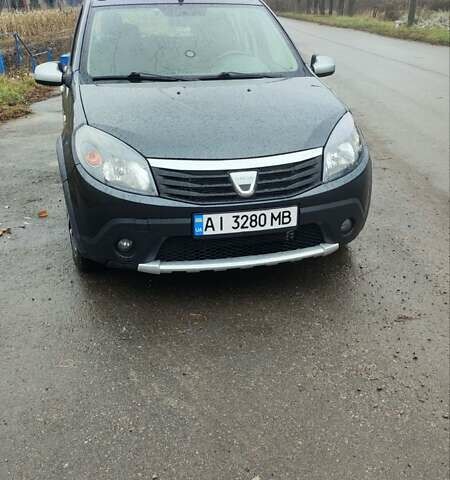 Сірий Дачія Sandero, об'ємом двигуна 1.6 л та пробігом 300 тис. км за 5500 $, фото 1 на Automoto.ua