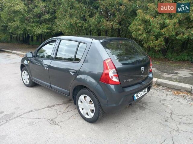 Сірий Дачія Sandero, об'ємом двигуна 1.1 л та пробігом 132 тис. км за 4500 $, фото 4 на Automoto.ua