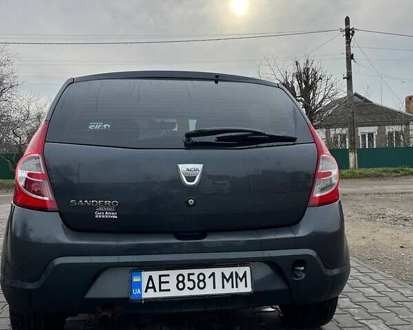Сірий Дачія Sandero, об'ємом двигуна 1.4 л та пробігом 193 тис. км за 4200 $, фото 1 на Automoto.ua