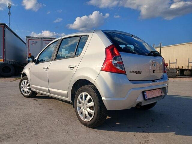 Серый Дачия Сандеро, объемом двигателя 1.4 л и пробегом 185 тыс. км за 5100 $, фото 1 на Automoto.ua