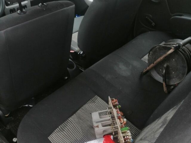 Серый Дачия Сандеро, объемом двигателя 1.5 л и пробегом 248 тыс. км за 4500 $, фото 5 на Automoto.ua