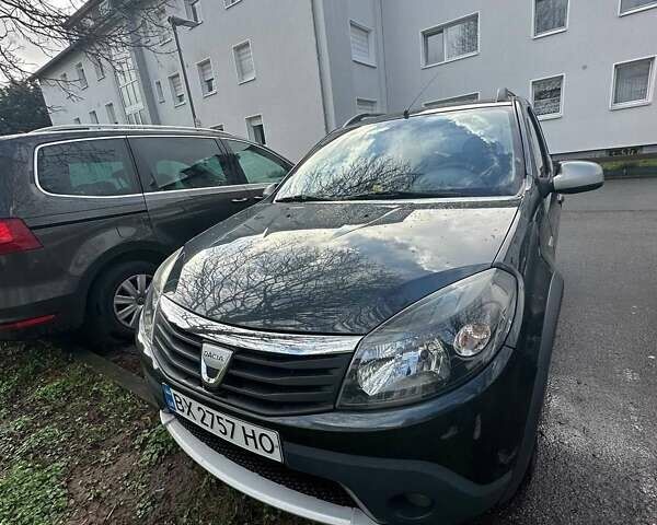 Сірий Дачія Sandero, об'ємом двигуна 1.6 л та пробігом 200 тис. км за 6000 $, фото 9 на Automoto.ua