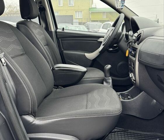 Серый Дачия Сандеро, объемом двигателя 1.6 л и пробегом 227 тыс. км за 7200 $, фото 18 на Automoto.ua