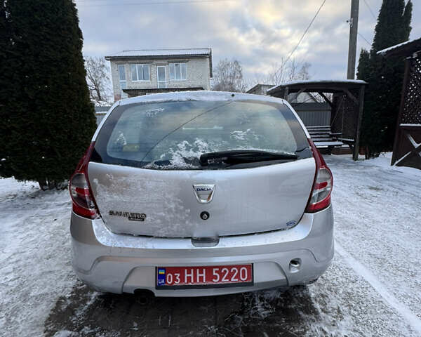 Сірий Дачія Sandero, об'ємом двигуна 1.4 л та пробігом 185 тис. км за 4999 $, фото 6 на Automoto.ua