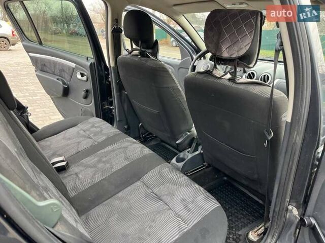 Сірий Дачія Sandero, об'ємом двигуна 1.4 л та пробігом 193 тис. км за 4200 $, фото 5 на Automoto.ua