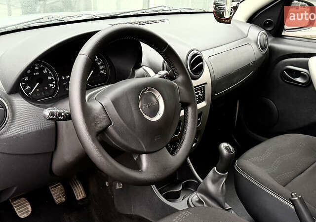 Серый Дачия Сандеро, объемом двигателя 1.46 л и пробегом 141 тыс. км за 5800 $, фото 26 на Automoto.ua