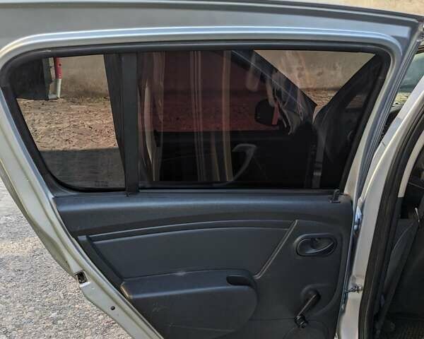 Серый Дачия Сандеро, объемом двигателя 1.46 л и пробегом 268 тыс. км за 5899 $, фото 24 на Automoto.ua