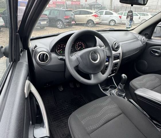 Серый Дачия Сандеро, объемом двигателя 1.6 л и пробегом 227 тыс. км за 7200 $, фото 9 на Automoto.ua