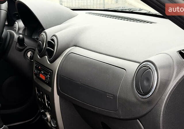 Серый Дачия Сандеро, объемом двигателя 1.46 л и пробегом 141 тыс. км за 5800 $, фото 18 на Automoto.ua