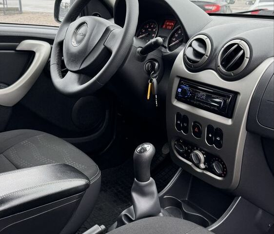 Серый Дачия Сандеро, объемом двигателя 1.6 л и пробегом 227 тыс. км за 7200 $, фото 17 на Automoto.ua