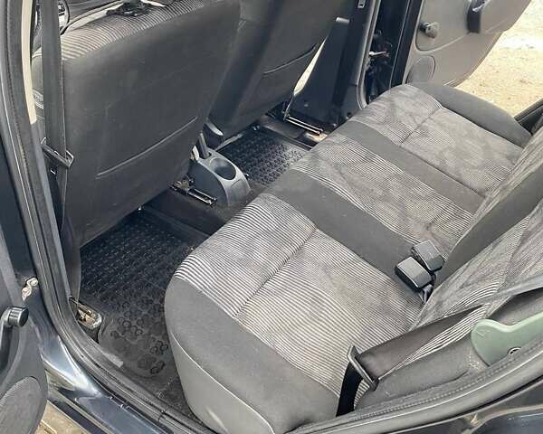 Сірий Дачія Sandero, об'ємом двигуна 1.4 л та пробігом 193 тис. км за 4200 $, фото 22 на Automoto.ua