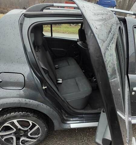 Сірий Дачія Sandero, об'ємом двигуна 1.6 л та пробігом 300 тис. км за 5500 $, фото 16 на Automoto.ua