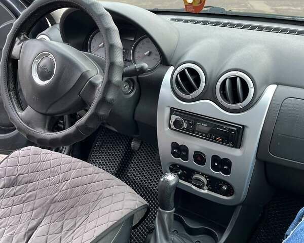 Сірий Дачія Sandero, об'ємом двигуна 1.4 л та пробігом 193 тис. км за 4200 $, фото 3 на Automoto.ua