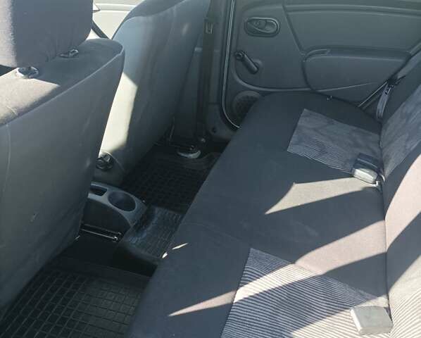 Серый Дачия Сандеро, объемом двигателя 1.2 л и пробегом 182 тыс. км за 3800 $, фото 6 на Automoto.ua