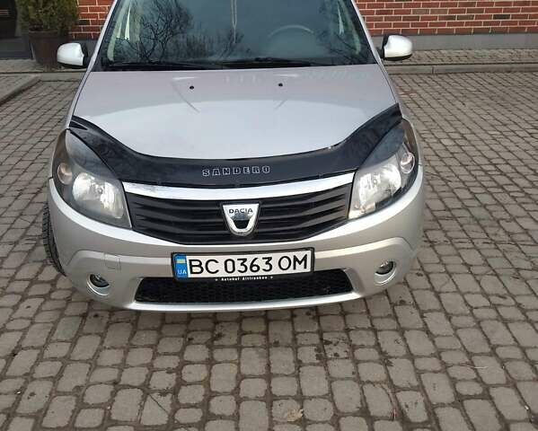 Серый Дачия Сандеро, объемом двигателя 1.4 л и пробегом 160 тыс. км за 5500 $, фото 2 на Automoto.ua