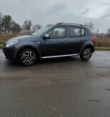 Сірий Дачія Sandero, об'ємом двигуна 1.6 л та пробігом 300 тис. км за 5500 $, фото 7 на Automoto.ua