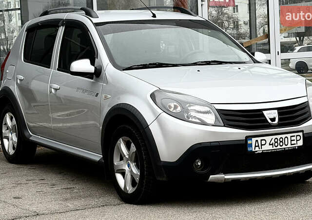 Серый Дачия Сандеро, объемом двигателя 1.46 л и пробегом 141 тыс. км за 5800 $, фото 5 на Automoto.ua