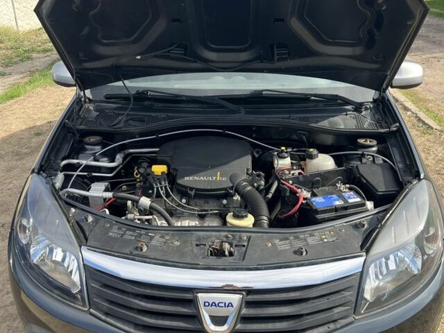 Сірий Дачія Sandero, об'ємом двигуна 1.6 л та пробігом 131 тис. км за 6400 $, фото 1 на Automoto.ua