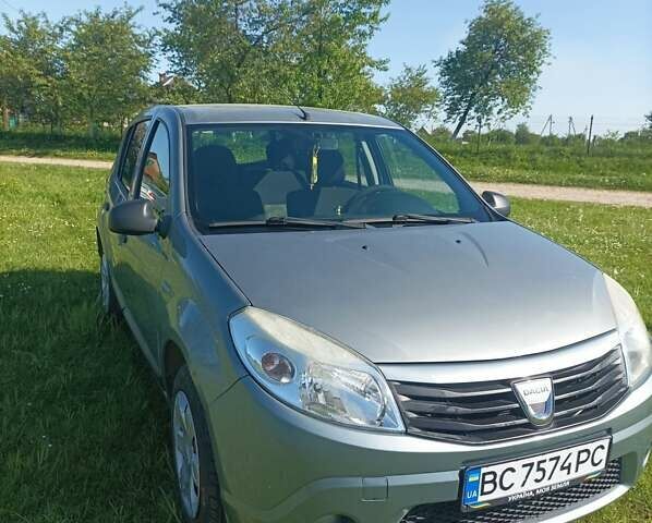 Серый Дачия Сандеро, объемом двигателя 1.2 л и пробегом 182 тыс. км за 3800 $, фото 1 на Automoto.ua