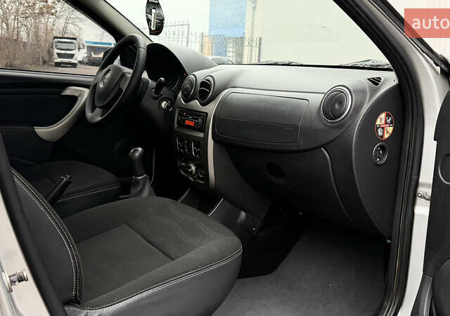 Серый Дачия Сандеро, объемом двигателя 1.46 л и пробегом 141 тыс. км за 5800 $, фото 20 на Automoto.ua