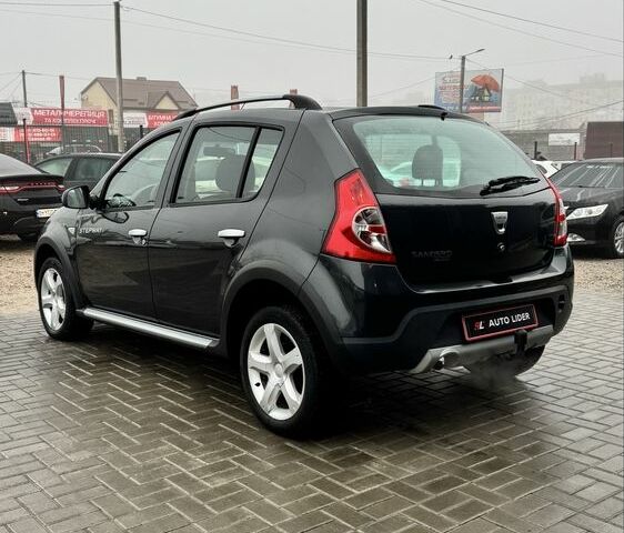 Серый Дачия Сандеро, объемом двигателя 1.6 л и пробегом 227 тыс. км за 7200 $, фото 6 на Automoto.ua