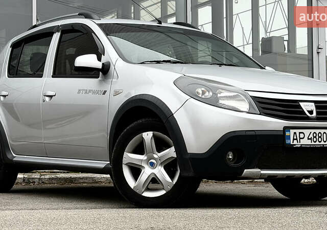 Серый Дачия Сандеро, объемом двигателя 1.46 л и пробегом 141 тыс. км за 5800 $, фото 6 на Automoto.ua