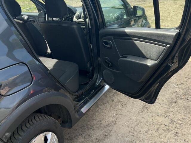 Сірий Дачія Sandero, об'ємом двигуна 1.6 л та пробігом 131 тис. км за 6400 $, фото 8 на Automoto.ua