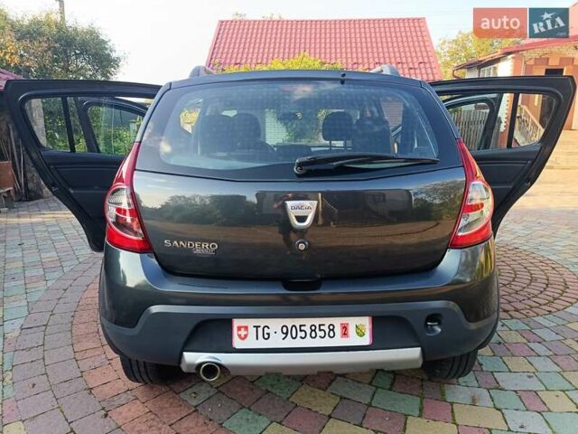 Сірий Дачія Sandero, об'ємом двигуна 1.6 л та пробігом 110 тис. км за 6990 $, фото 4 на Automoto.ua