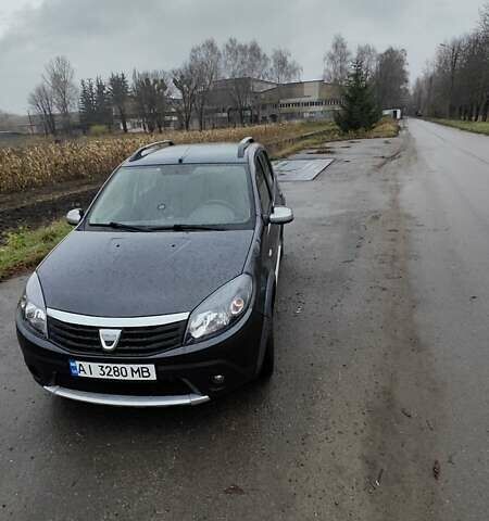Сірий Дачія Sandero, об'ємом двигуна 1.6 л та пробігом 300 тис. км за 5500 $, фото 10 на Automoto.ua
