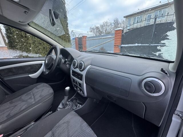 Сірий Дачія Sandero, об'ємом двигуна 1.4 л та пробігом 185 тис. км за 4999 $, фото 17 на Automoto.ua