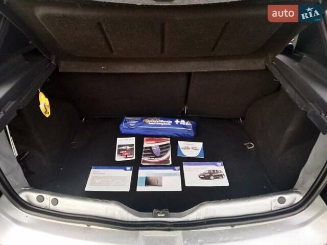 Серый Дачия Сандеро, объемом двигателя 1.4 л и пробегом 160 тыс. км за 5500 $, фото 17 на Automoto.ua