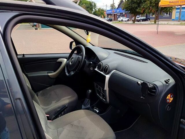 Серый Дачия Сандеро, объемом двигателя 1.6 л и пробегом 160 тыс. км за 6400 $, фото 2 на Automoto.ua