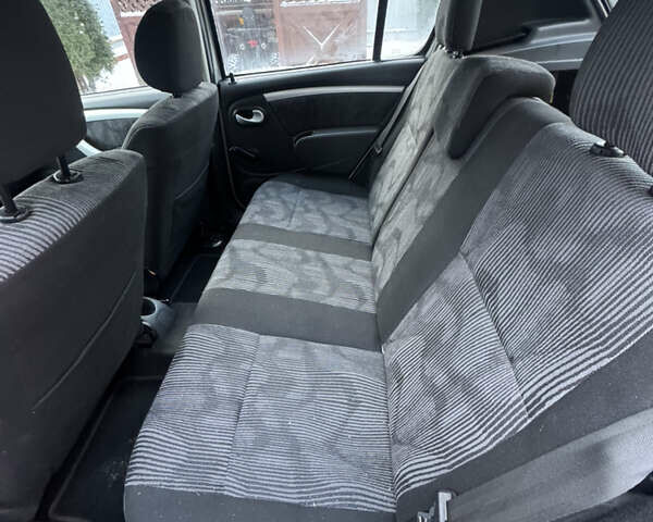 Сірий Дачія Sandero, об'ємом двигуна 1.4 л та пробігом 185 тис. км за 4999 $, фото 10 на Automoto.ua