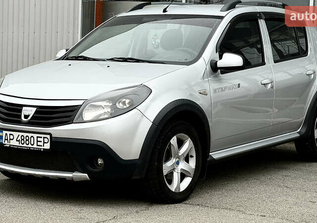 Серый Дачия Сандеро, объемом двигателя 1.46 л и пробегом 141 тыс. км за 5800 $, фото 3 на Automoto.ua