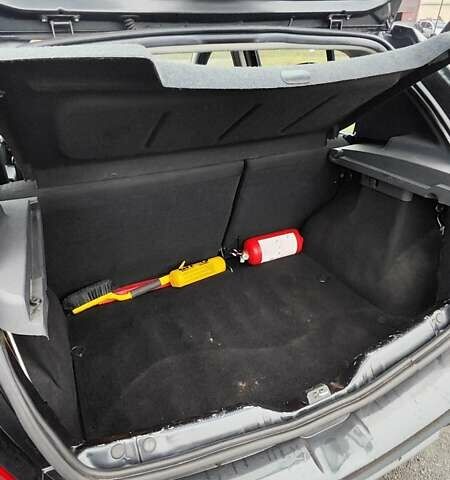 Сірий Дачія Sandero, об'ємом двигуна 1.6 л та пробігом 300 тис. км за 5500 $, фото 18 на Automoto.ua