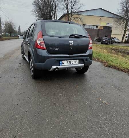 Сірий Дачія Sandero, об'ємом двигуна 1.6 л та пробігом 300 тис. км за 5500 $, фото 4 на Automoto.ua