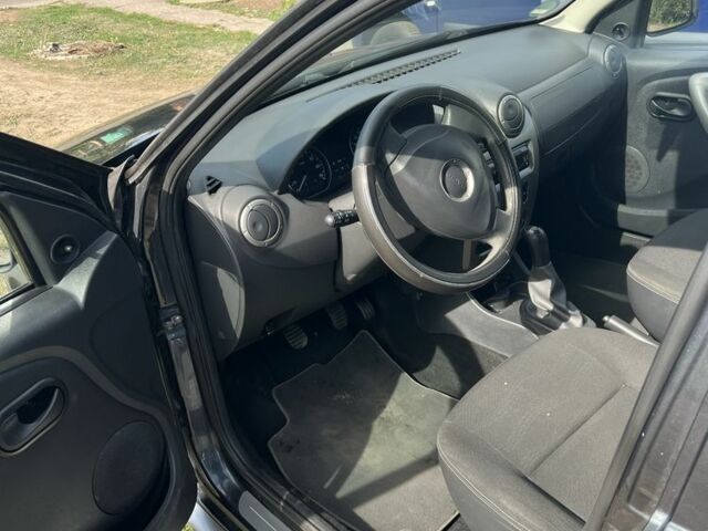Сірий Дачія Sandero, об'ємом двигуна 1.6 л та пробігом 131 тис. км за 6400 $, фото 7 на Automoto.ua