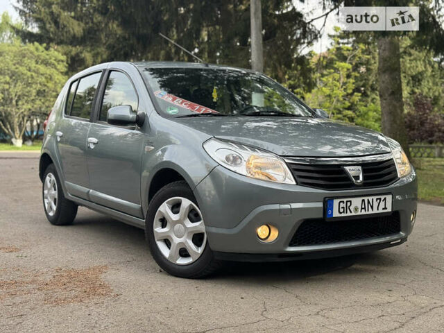 Сірий Дачія Sandero, об'ємом двигуна 1.6 л та пробігом 112 тис. км за 5650 $, фото 1 на Automoto.ua