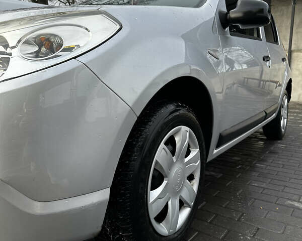 Серый Дачия Сандеро, объемом двигателя 1.2 л и пробегом 100 тыс. км за 4650 $, фото 6 на Automoto.ua