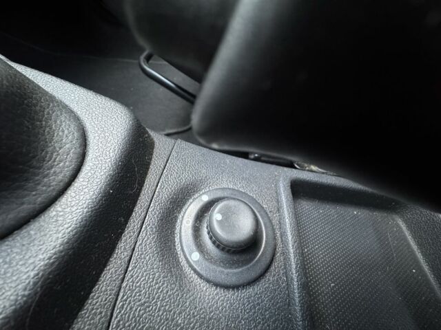 Сірий Дачія Sandero, об'ємом двигуна 1.4 л та пробігом 185 тис. км за 4999 $, фото 9 на Automoto.ua