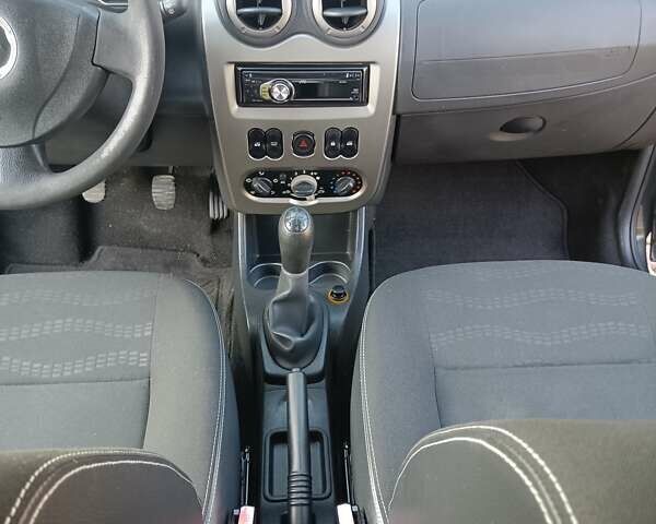 Сірий Дачія Sandero, об'ємом двигуна 1.6 л та пробігом 110 тис. км за 6990 $, фото 26 на Automoto.ua